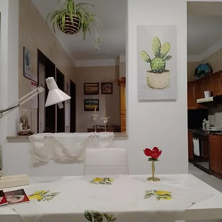 Apartment Nel Giardino Di Nunziatina Syrakus