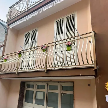 Apartment Nel Giardino Di Nunziatina Syrakus